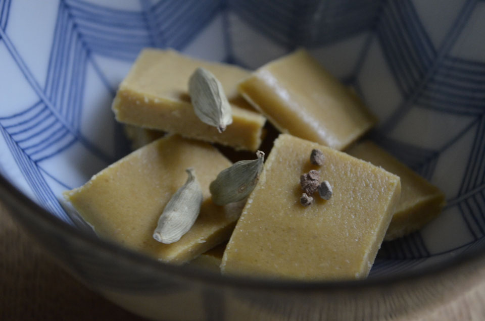 Bärlauchblätter im frühling